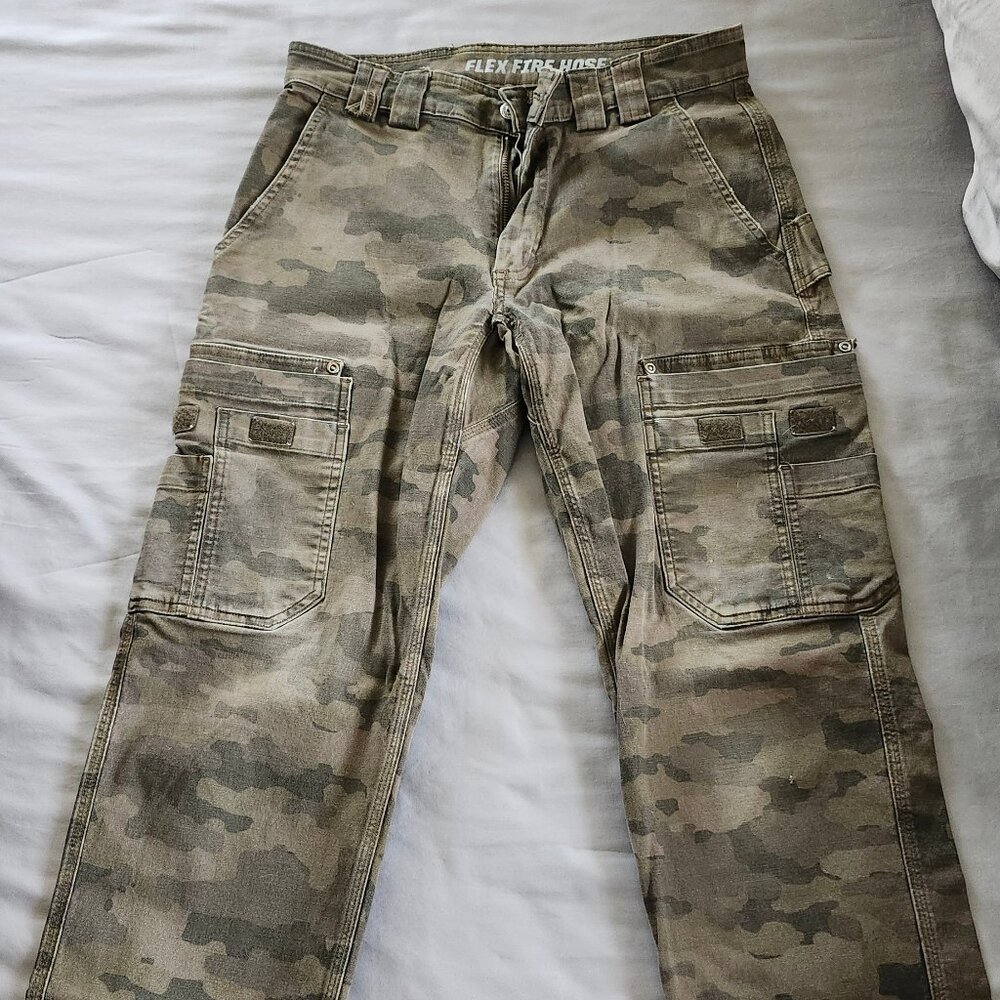 WORN Men's Camo 30 x 32 DuluthFlex Fire Hose Relaxed Fit Cargo Work Pants